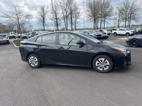 Used 2016 Toyota Prius Three w/ Advanced Technology Package image 7