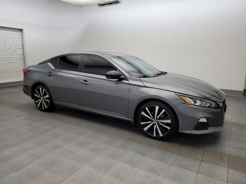 Used 2021 Nissan Altima 2.5 SR w/ SR Premium Package FWD image 11