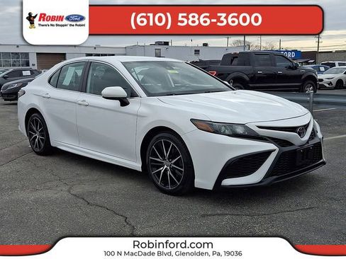Used 2021 Toyota Camry SE FWD image 1