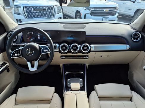 Used 2023 Mercedes-Benz GLB 250 image 3