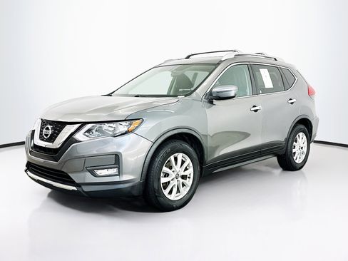 Used 2017 Nissan Rogue SV AWD/4WD image 3