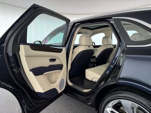 New 2025 Bentley Bentayga image 27
