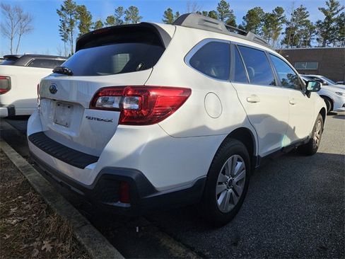 Used 2018 Subaru Outback 2.5i Premium image 4