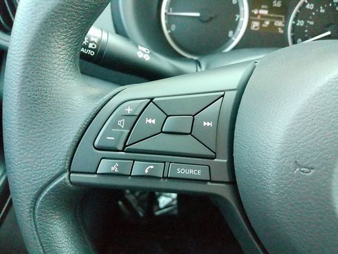 New 2025 Nissan Kicks Play S image 31