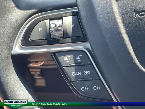 Used 2020 Lincoln Nautilus Reserve image 16