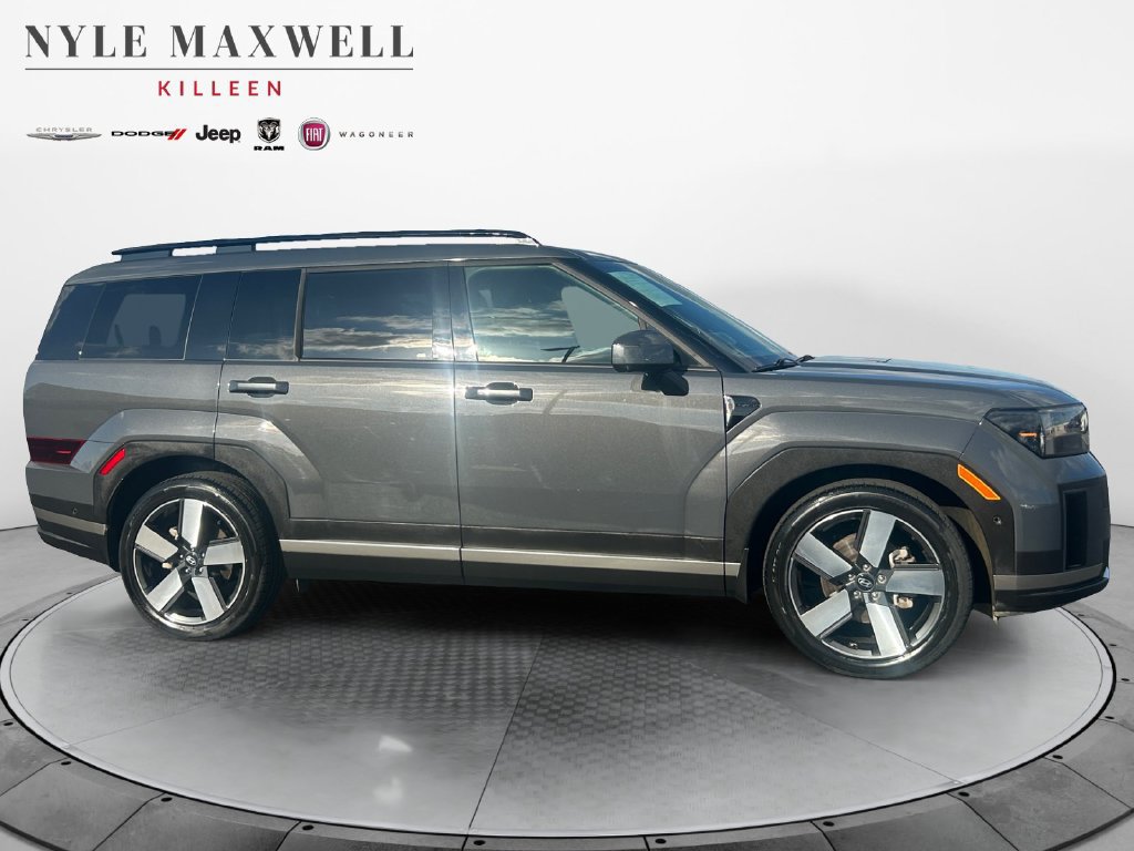 Used 2025 Hyundai Santa Fe Limited FWD image 17