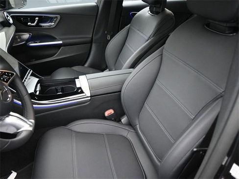New 2025 Mercedes-Benz C 300 Sedan image 31