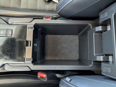 Used 2025 Mitsubishi Outlander SE image 27