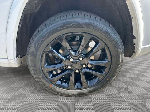 Used 2020 Jeep Grand Cherokee Altitude image 29