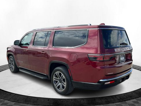 Used 2023 Jeep Wagoneer L Series II image 3