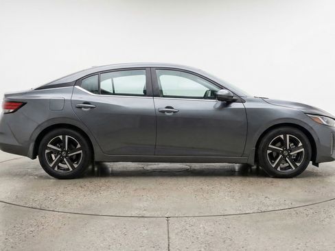 Used 2025 Nissan Sentra SV FWD image 11