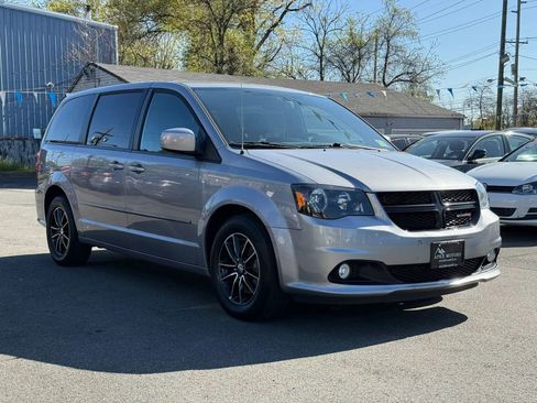 Used 2015 Dodge Grand Caravan SXT image 1