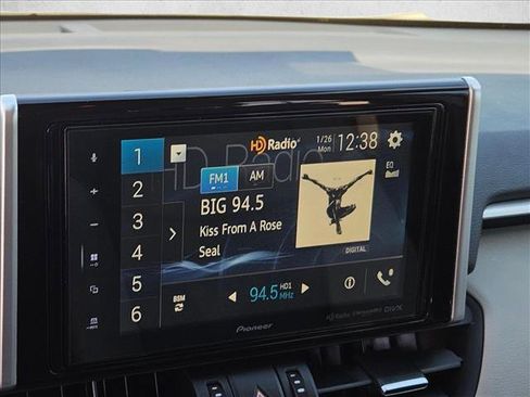 Used 2021 Toyota RAV4 Limited image 11