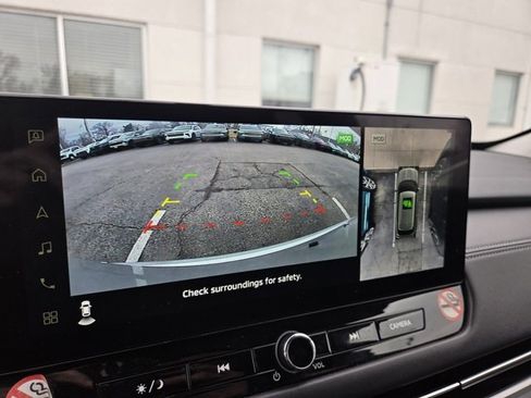 Used 2025 Mitsubishi Outlander SE image 12