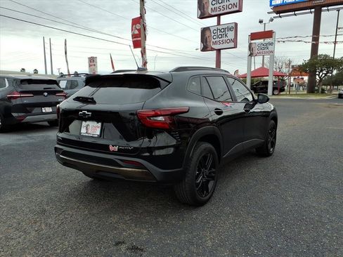 Used 2024 Chevrolet Trax ACTIV w/ Sunroof Package image 5