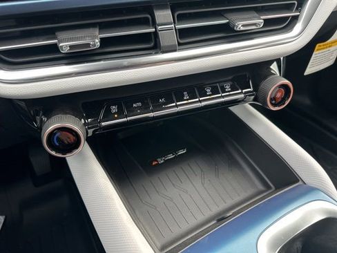 New 2026 Chevrolet Equinox EV LT image 25