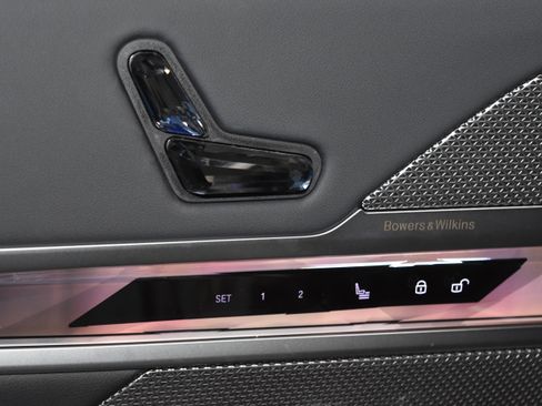 New 2026 BMW 740i xDrive w/ Executive Package image 4