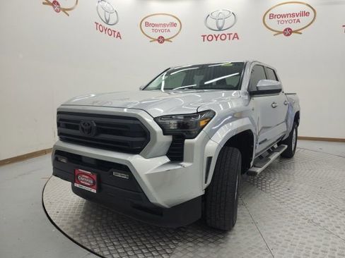 Certified 2025 Toyota Tacoma SR5 AWD/4WD image 2