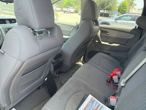 Used 2016 Chevrolet Traverse LS FWD image 5