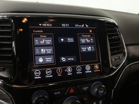 Used 2021 Jeep Grand Cherokee Limited w/ Luxury Group II image 8