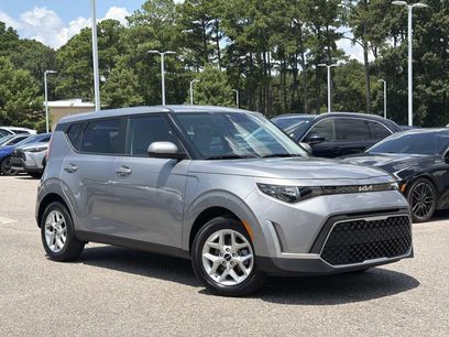 Used 2025 Kia Soul LX w/ LX Technology Package
