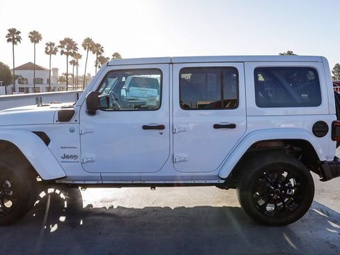 Used 2024 Jeep Wrangler Unlimited Sahara AWD/4WD image 14