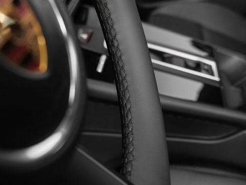 Used 2025 Porsche Macan image 29