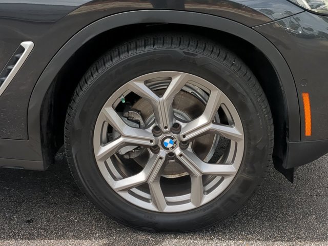 Used 2023 BMW X4 xDrive30i AWD/4WD image 11