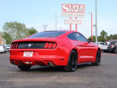Used 2015 Ford Mustang Coupe image 4