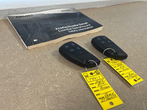 Certified 2025 GMC Acadia Elevation image 16