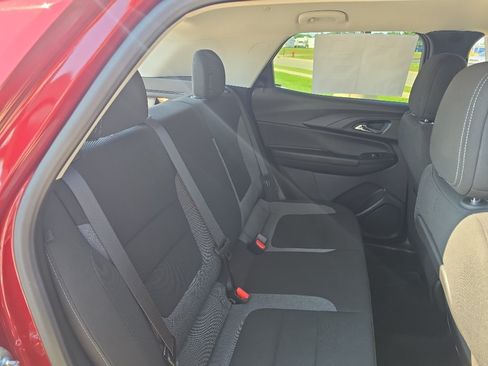 Used 2025 Chevrolet TrailBlazer LT AWD/4WD image 12