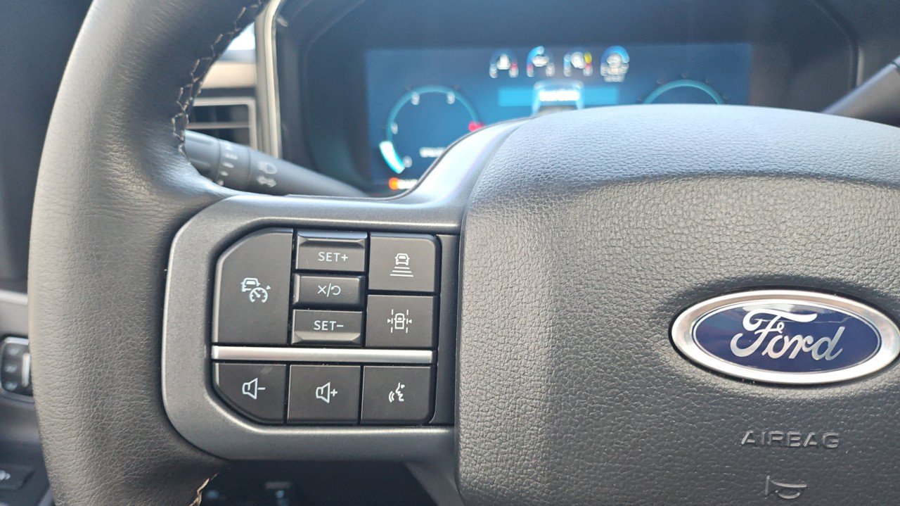 Used 2025 Ford F250 Lariat w/ Lariat Ultimate Package AWD/4WD image 16