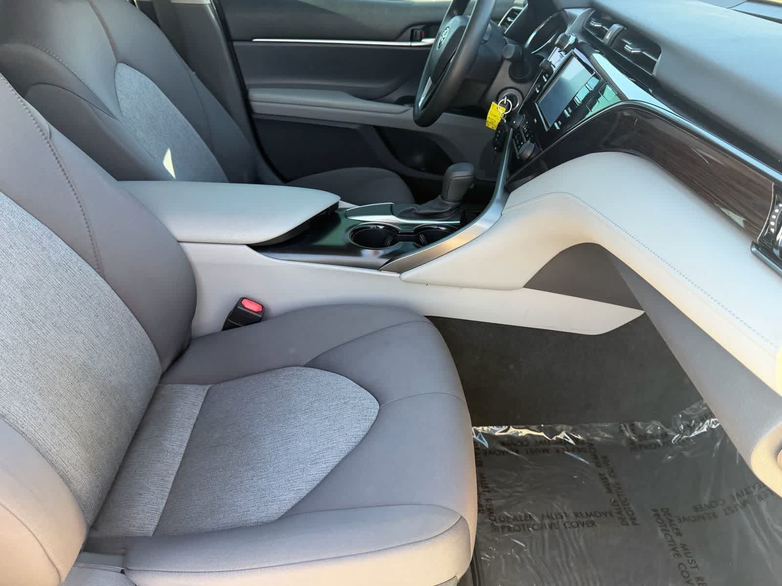 Used 2020 Toyota Camry LE FWD image 12
