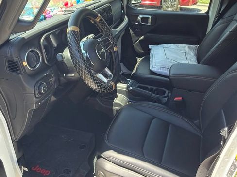 Used 2024 Jeep Wrangler Unlimited Sahara w/ Safety Group AWD/4WD image 7