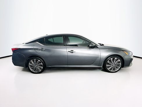 Used 2024 Nissan Altima 2.5 SL FWD image 10