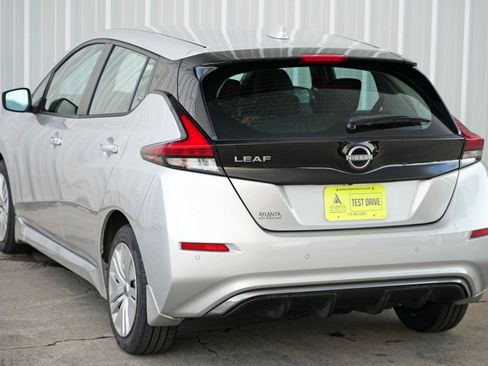 Used 2025 Nissan Leaf S image 43