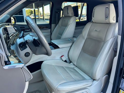 Used 2021 Cadillac Escalade Sport Platinum image 23