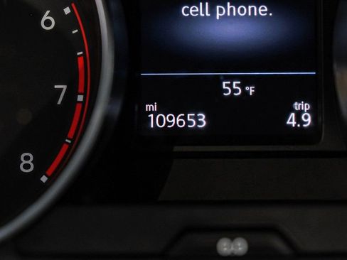 Used 2019 Volkswagen Tiguan SE image 25