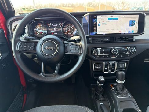 Used 2025 Jeep Gladiator Sport image 36