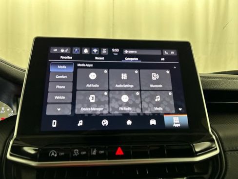 Used 2025 Jeep Compass Latitude w/ Convenience Group AWD/4WD image 13