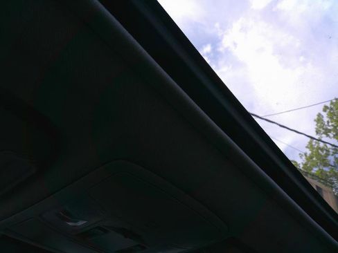 Used 2018 Toyota RAV4 XLE image 21