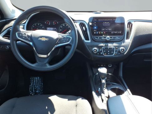 Used 2024 Chevrolet Malibu LT FWD image 4