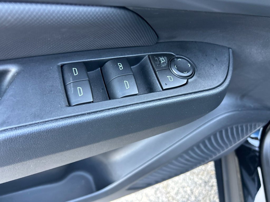 Used 2024 Chevrolet Equinox EV RS FWD image 35