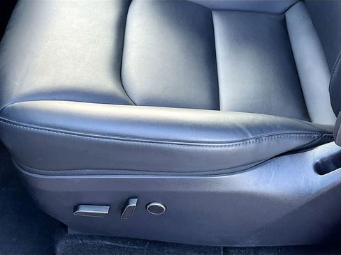 Used 2025 Tesla Model Y Long Range image 19