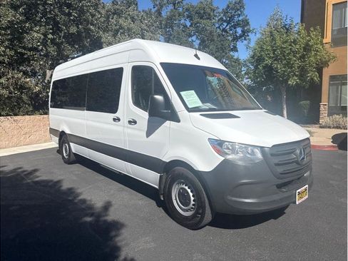 Used 2024 Mercedes-Benz Sprinter 2500 w/ Acoustic Package image 5
