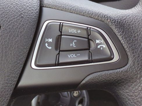 Used 2018 Ford Focus SE w/ SE Appearance Package image 23