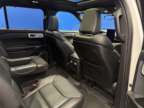 Used 2020 Ford Explorer ST w/ ST Street Pack image 25