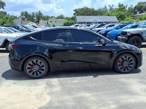 Used 2025 Tesla Model Y Performance AWD/4WD image 8