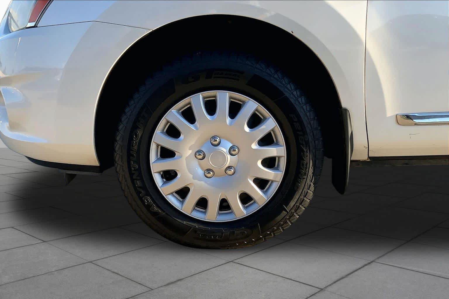Used 2012 Nissan Rogue S FWD image 9