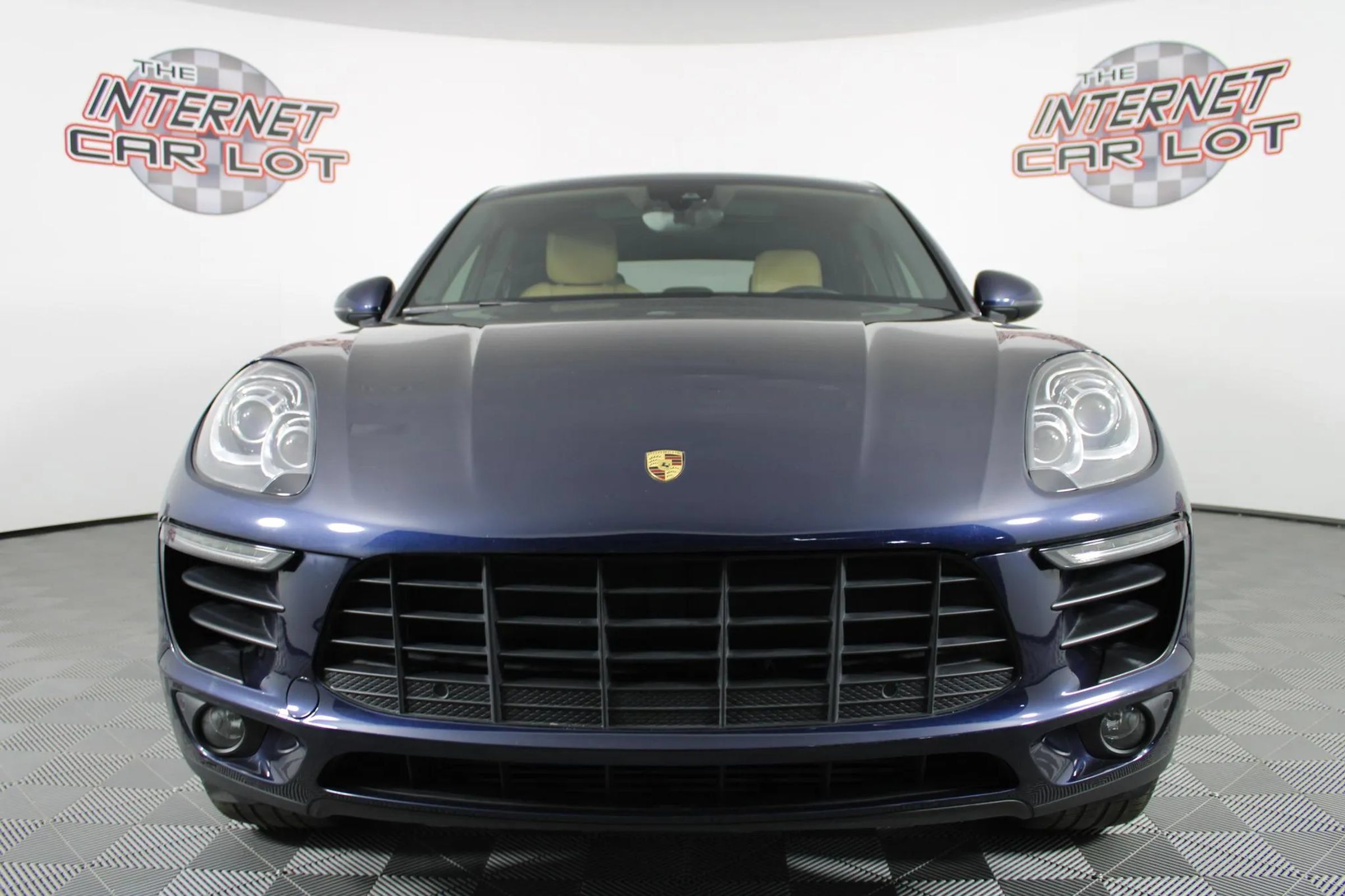 Used 2018 Porsche Macan Sport Edition AWD/4WD image 2